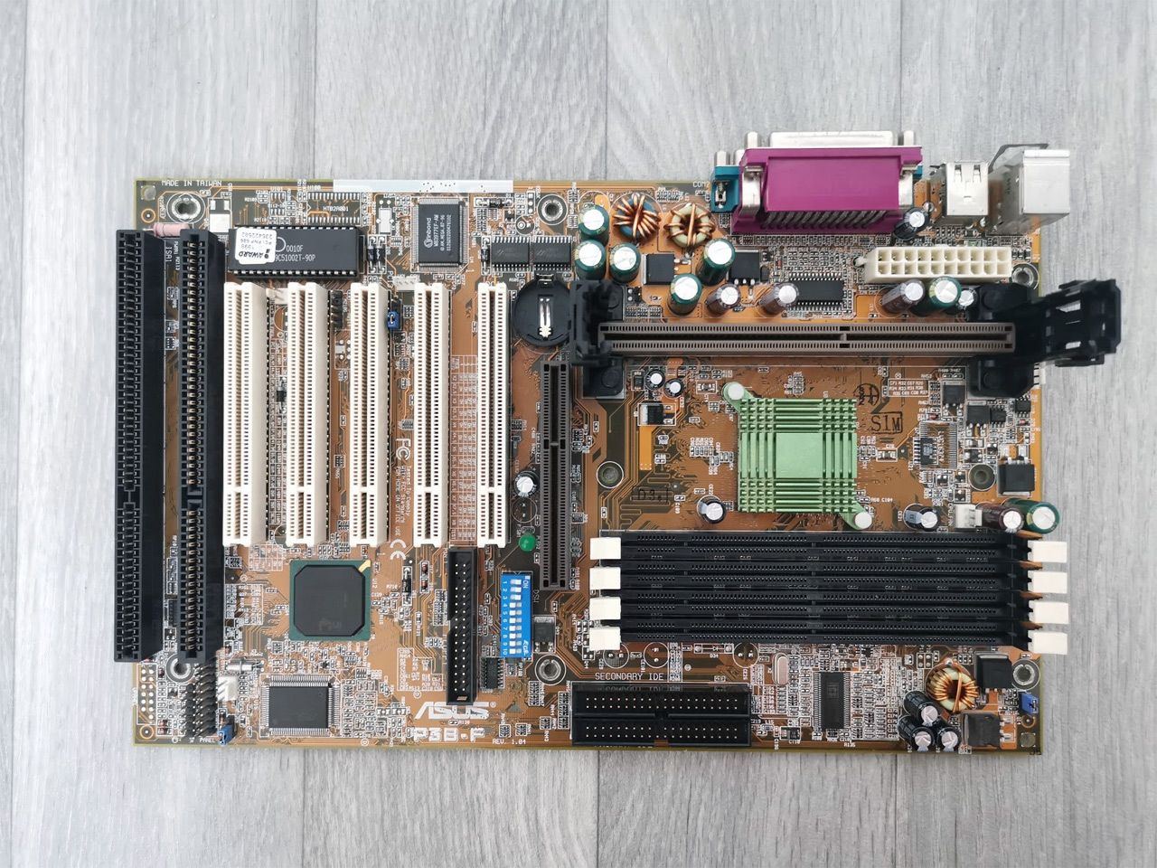 asus-p3b-f-1.jpg