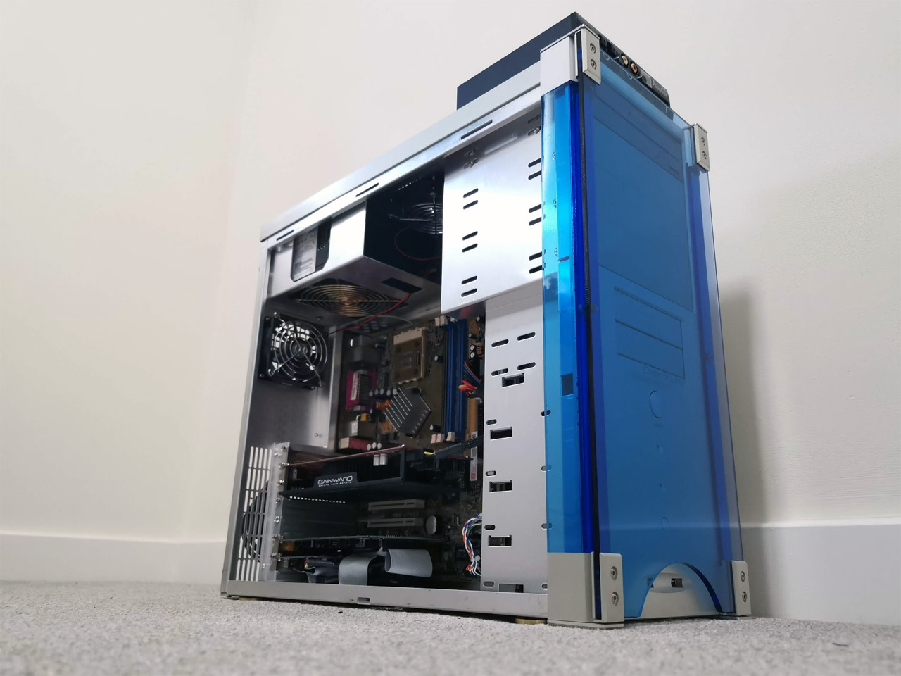 a7n8x-build3.jpg