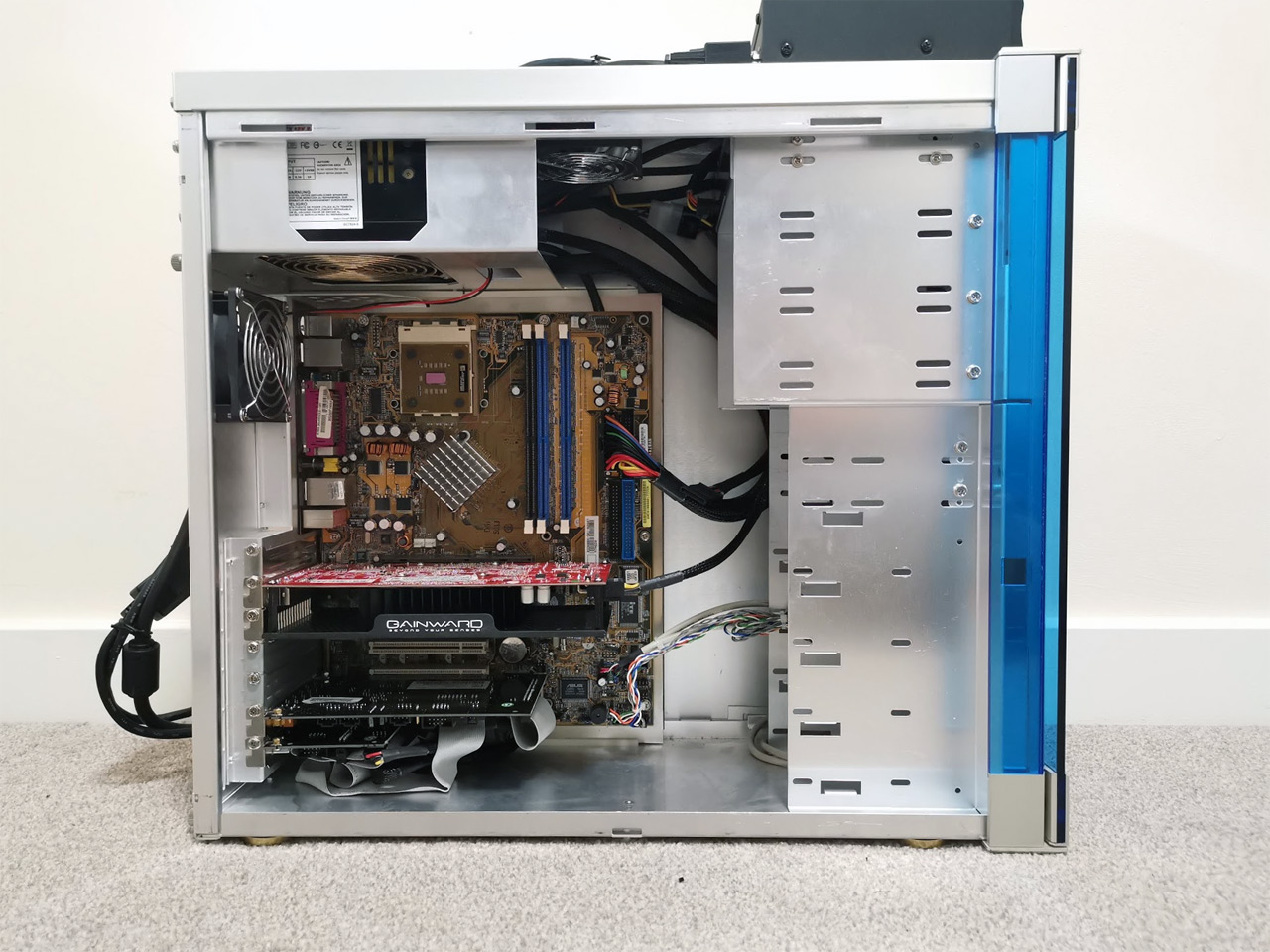 a7n8x-build4.jpg